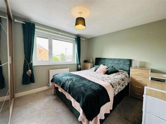2 bed house for sale