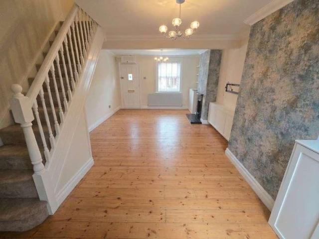 2 bed house for sale
