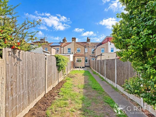 2 bed house for sale
