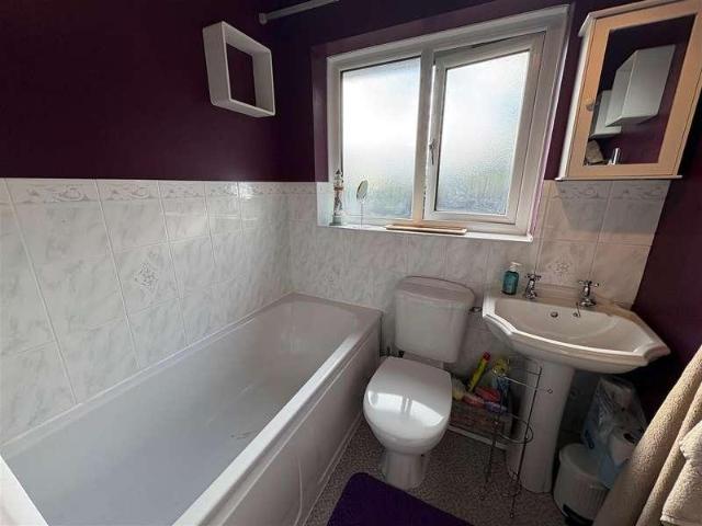 2 bed house for sale