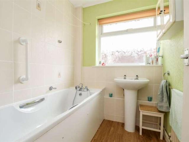2 bed house for sale