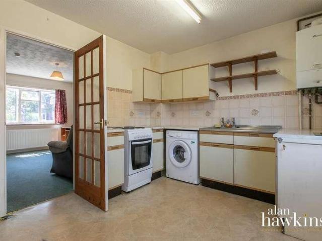 2 bed house for sale
