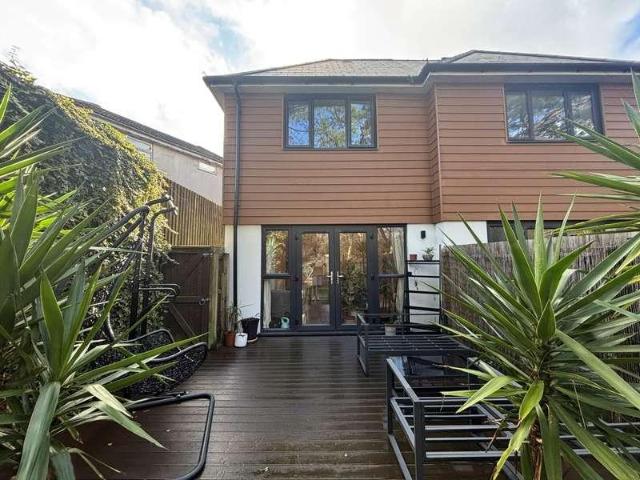 2 bed house for sale