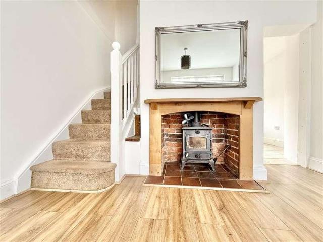 2 bed house for sale