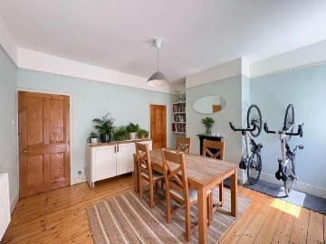 2 bed house for sale