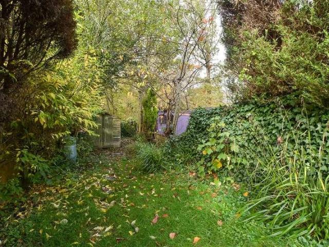 2 bed house for sale
