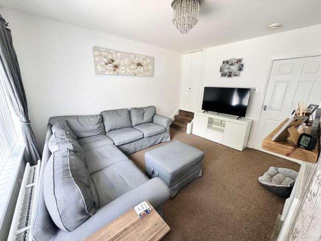 2 bed house for sale
