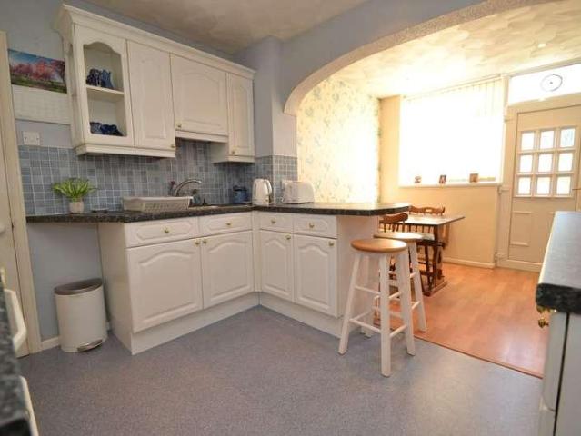 2 bed house for sale