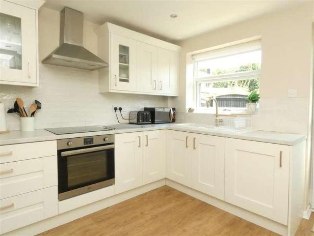 2 bed house for sale