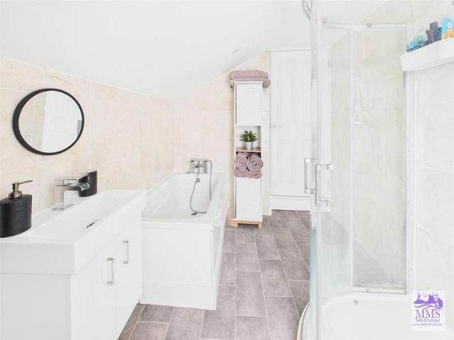 2 bed house for sale
