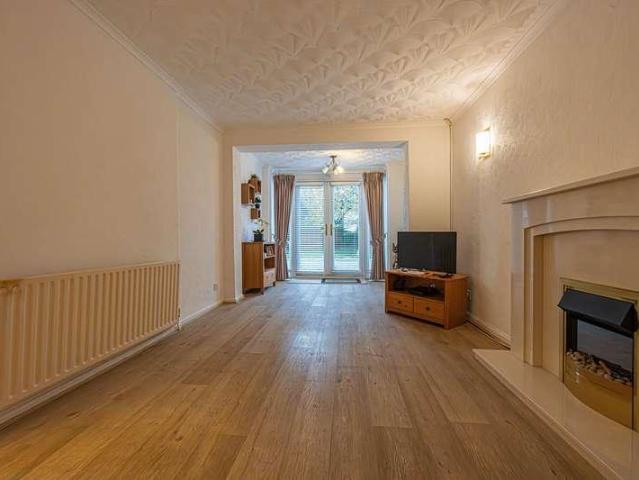 2 bed house for sale