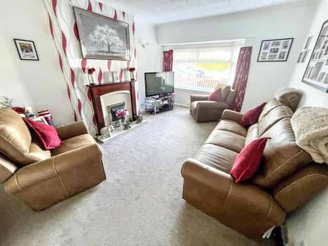 2 bed house for sale