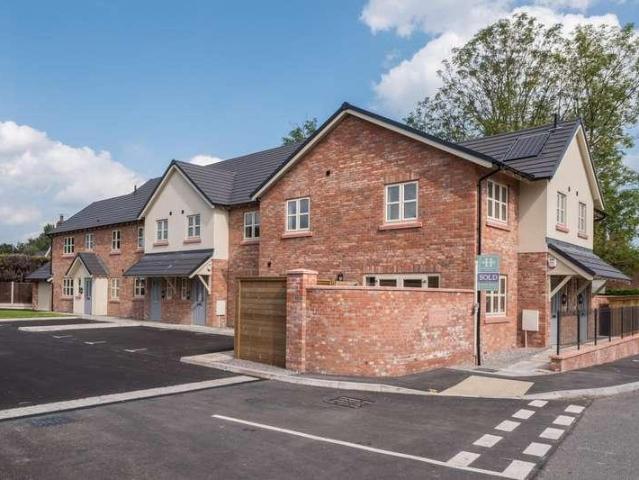 2 bed house for sale