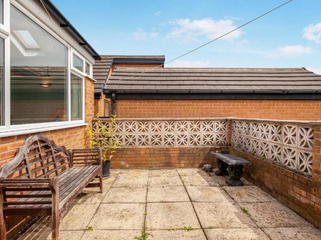 2 bed house for sale