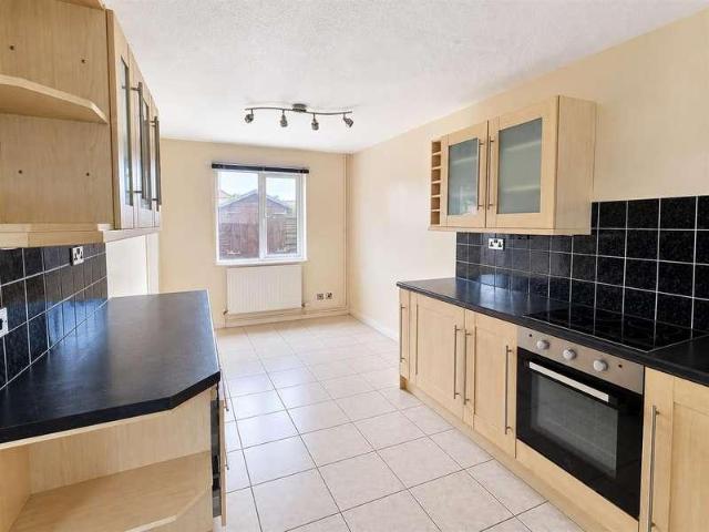 2 bed house for sale