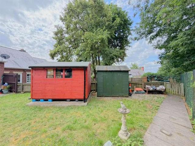 2 bed house for sale