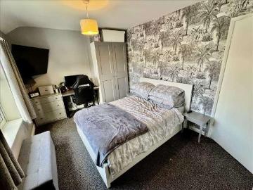 2 bed house for sale