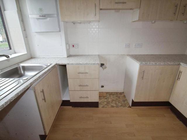 2 bed house for sale