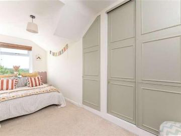 2 bed house for sale