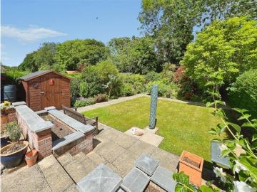 2 bed house for sale