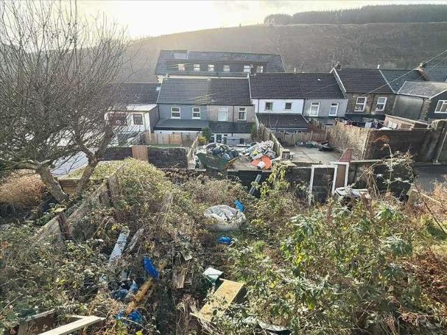 2 bed house for sale