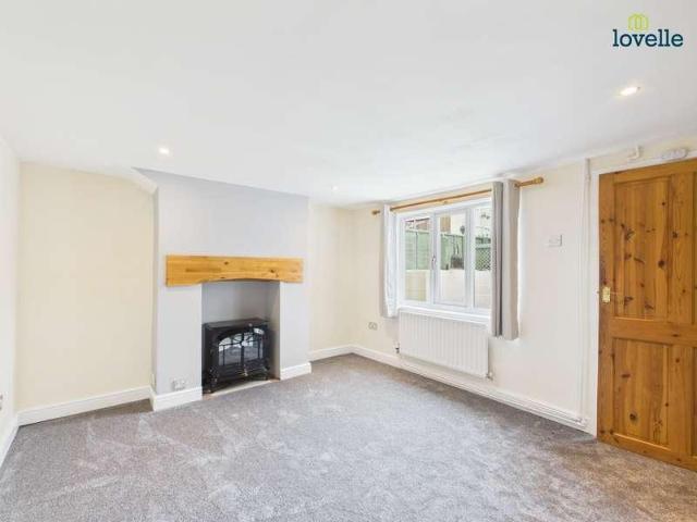 2 bed house for sale