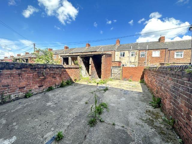 2 bed house for sale
