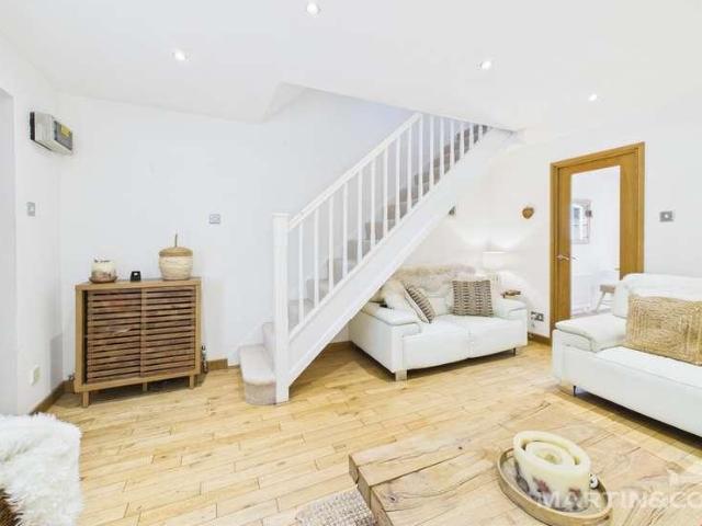 2 bed house for sale