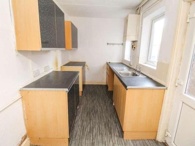 2 bed house for sale