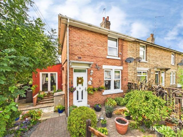 2 bed house for sale