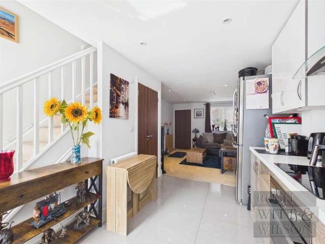 2 bed house for sale