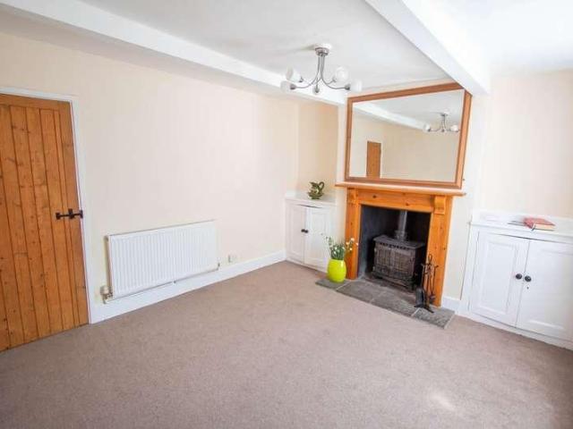 2 bed house for sale