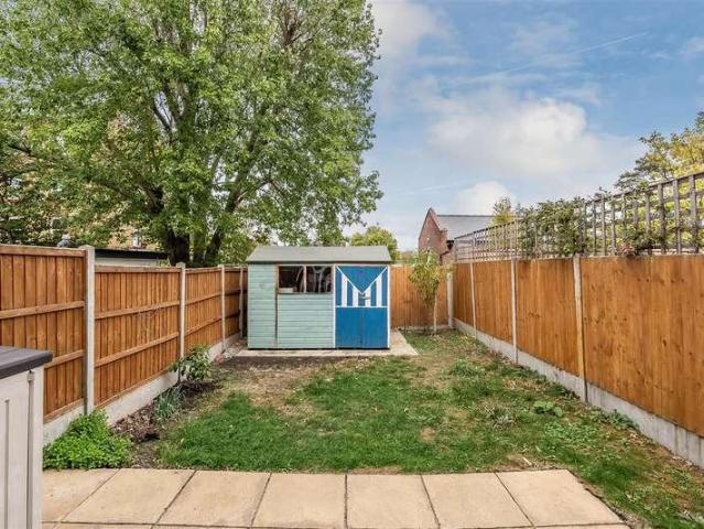 2 bed house for sale