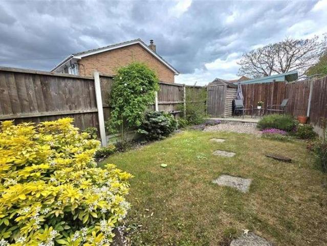 2 bed house for sale