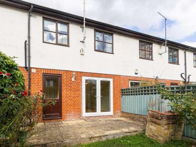 2 bed house for sale