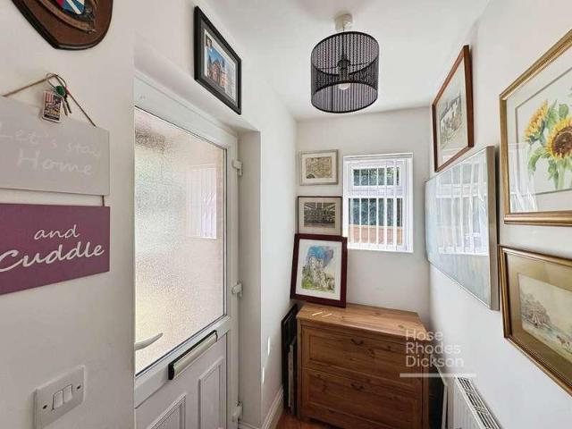 2 bed house for sale