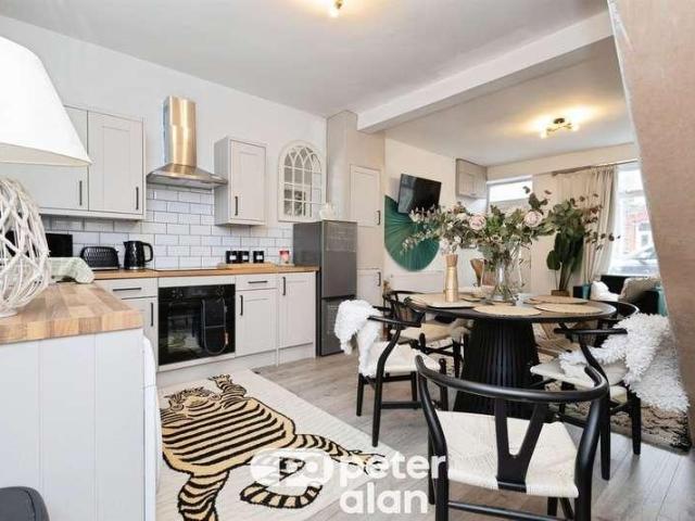 2 bed house for sale