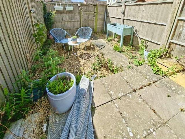 2 bed house for sale