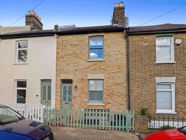 2 bed house for sale