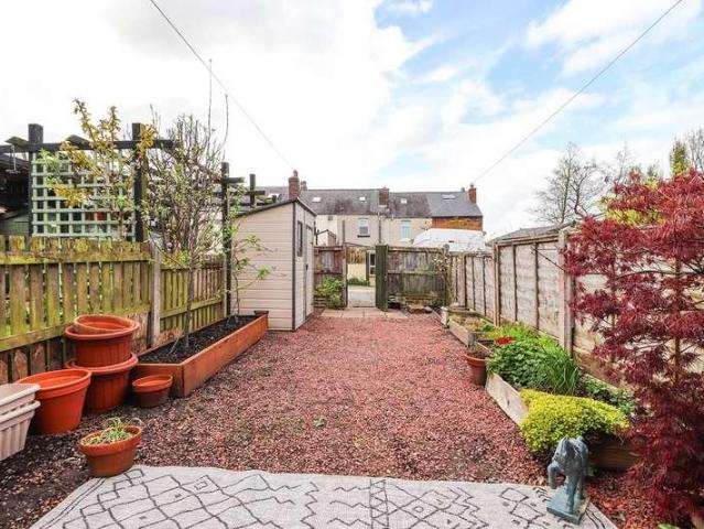 2 bed house for sale