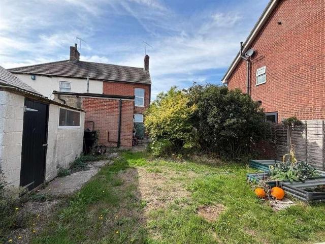 2 bed house for sale