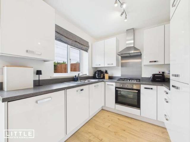 2 bed house for sale