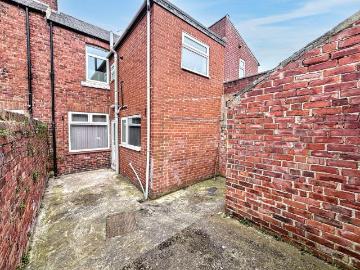 2 bed house for sale