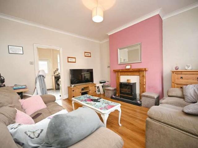2 bed house for sale