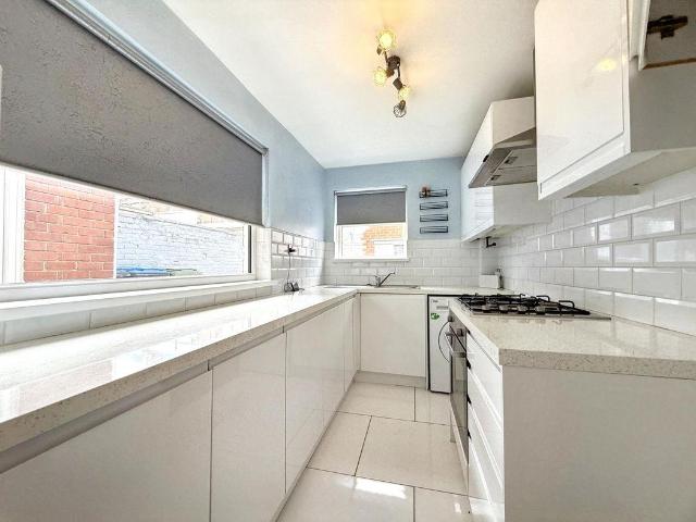 2 bed house for sale