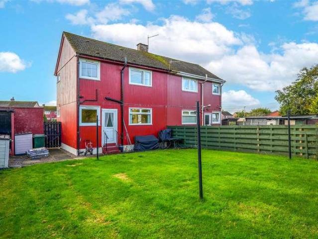2 bed house for sale