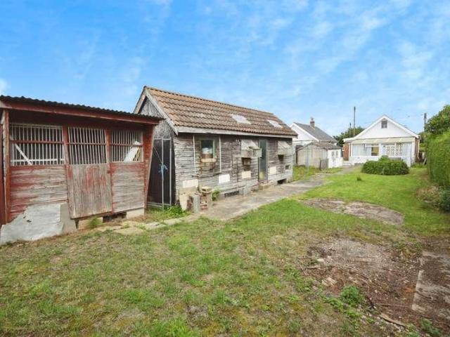 2 bed house for sale