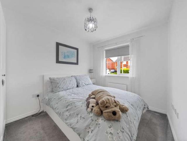 2 bed house for sale