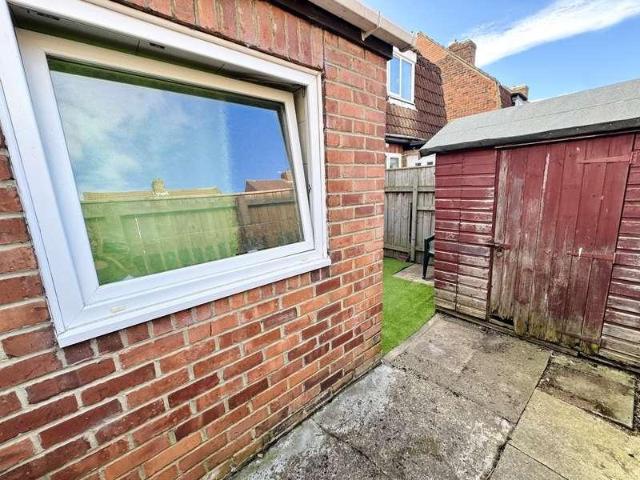 2 bed house for sale