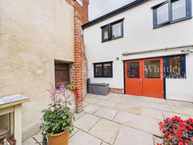 2 bed house for sale